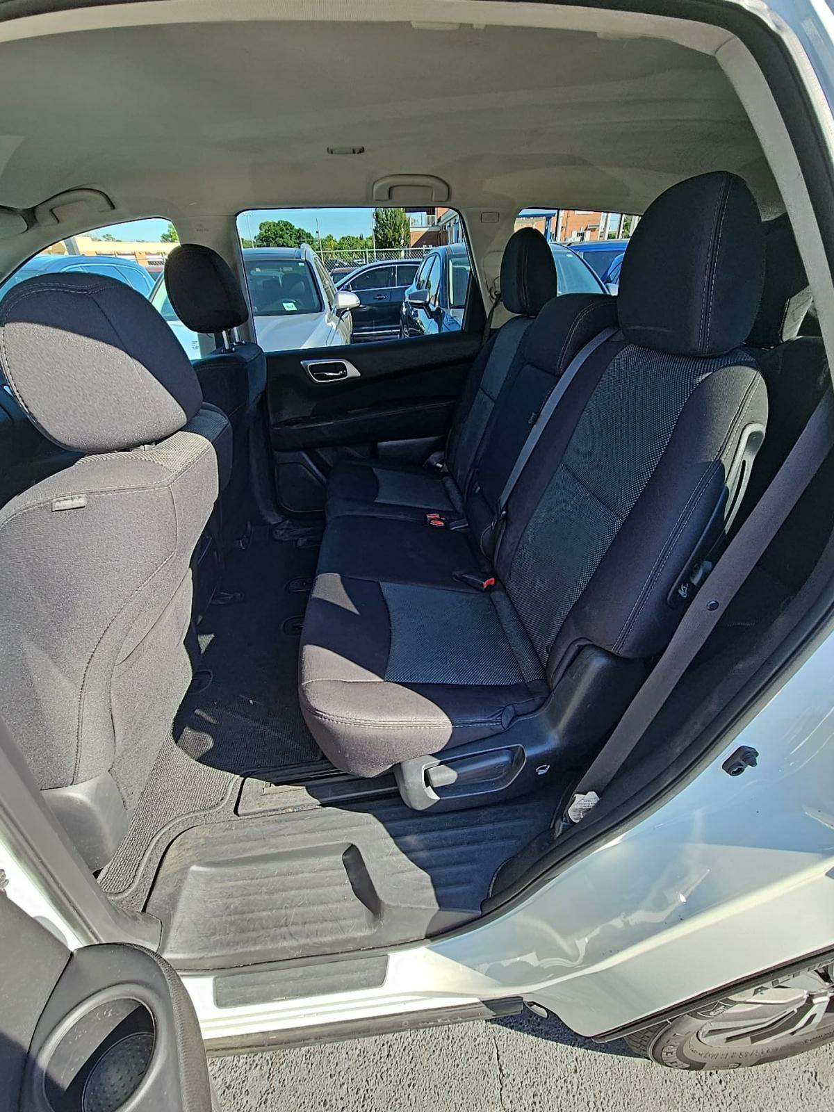 2017 Nissan Pathfinder S FWD