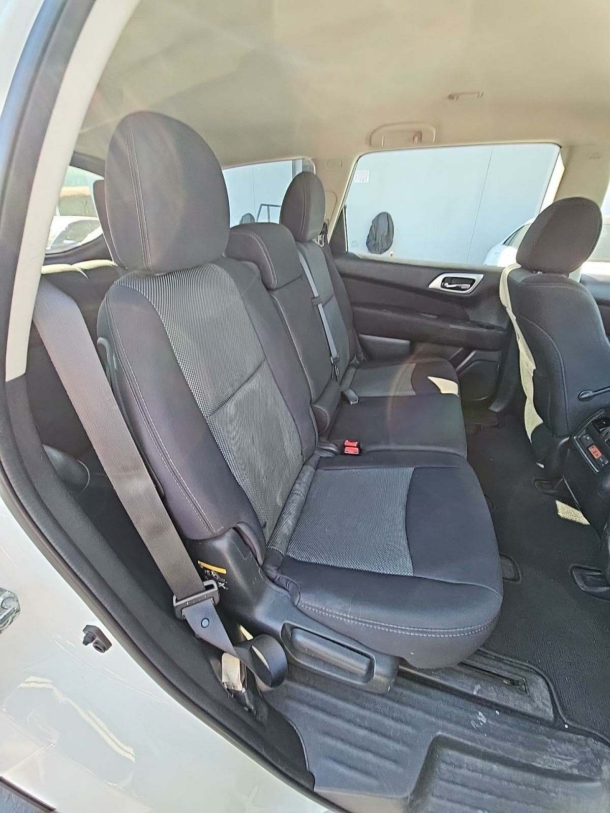 2017 Nissan Pathfinder S FWD