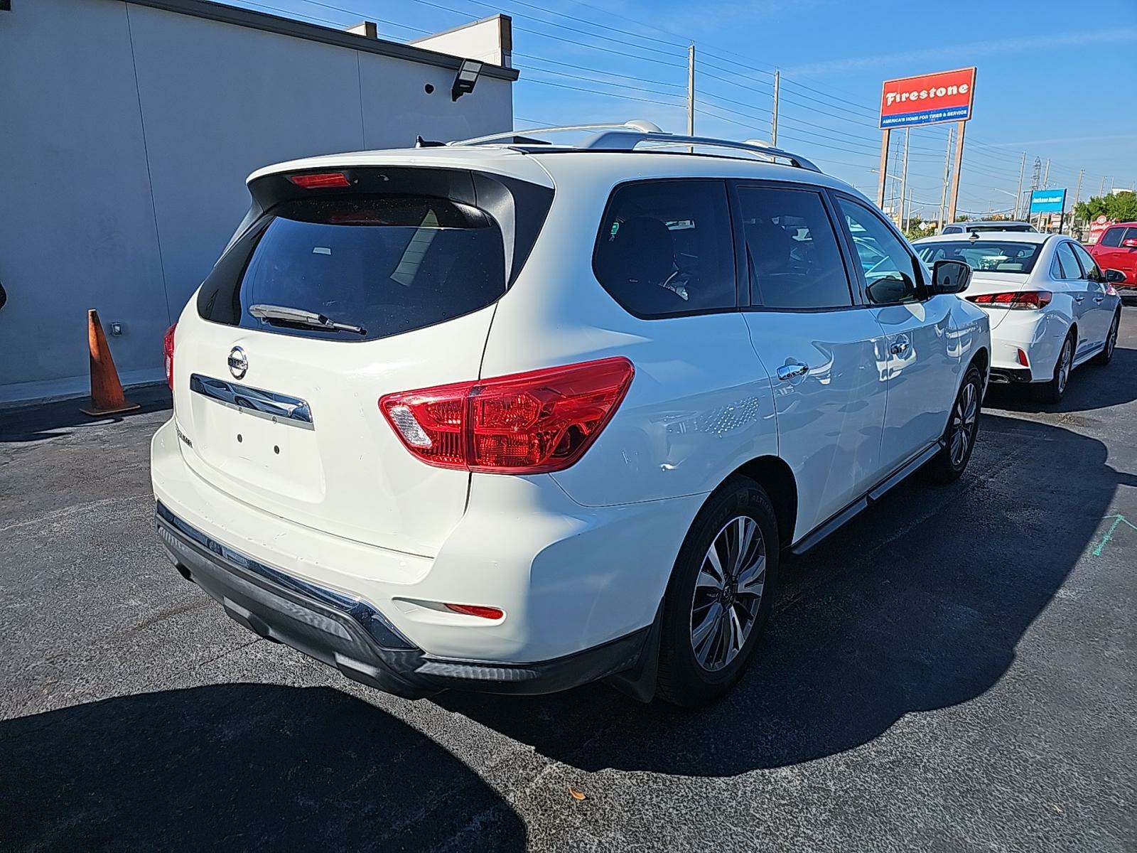 2017 Nissan Pathfinder S FWD