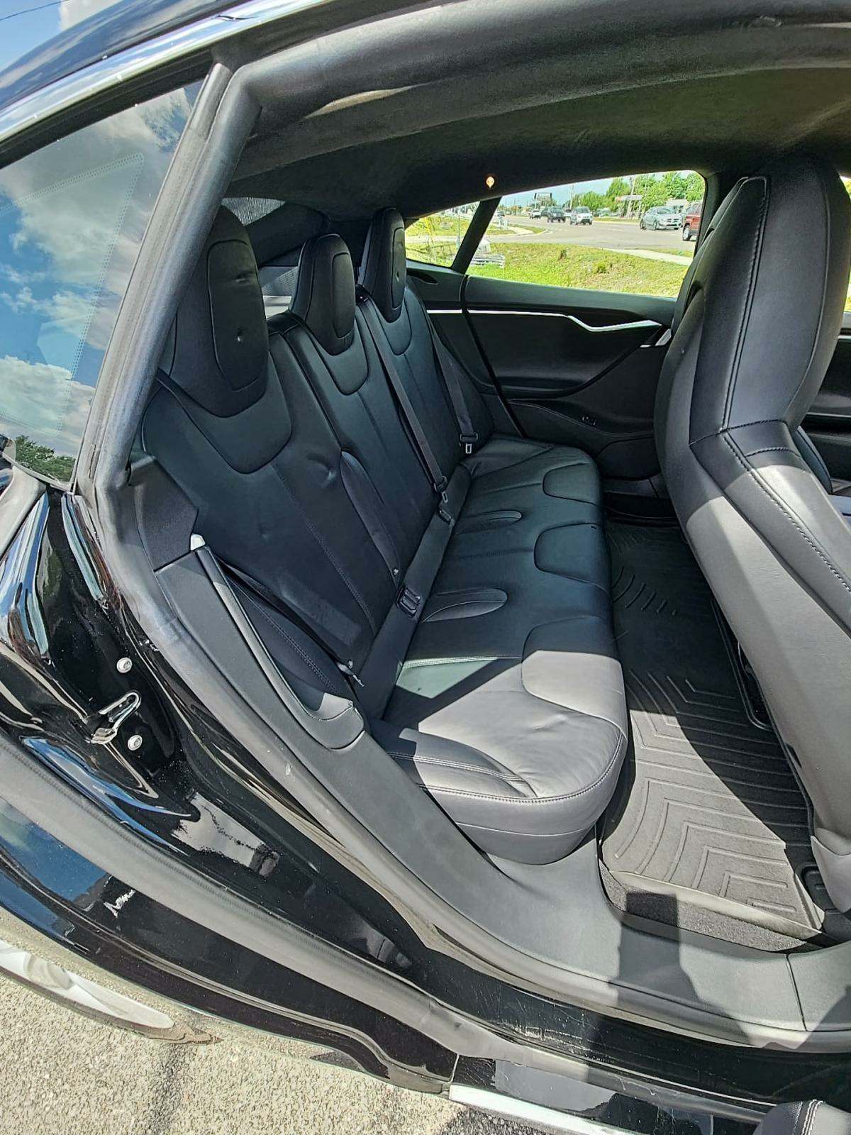 2015 Tesla Model S 60 RWD