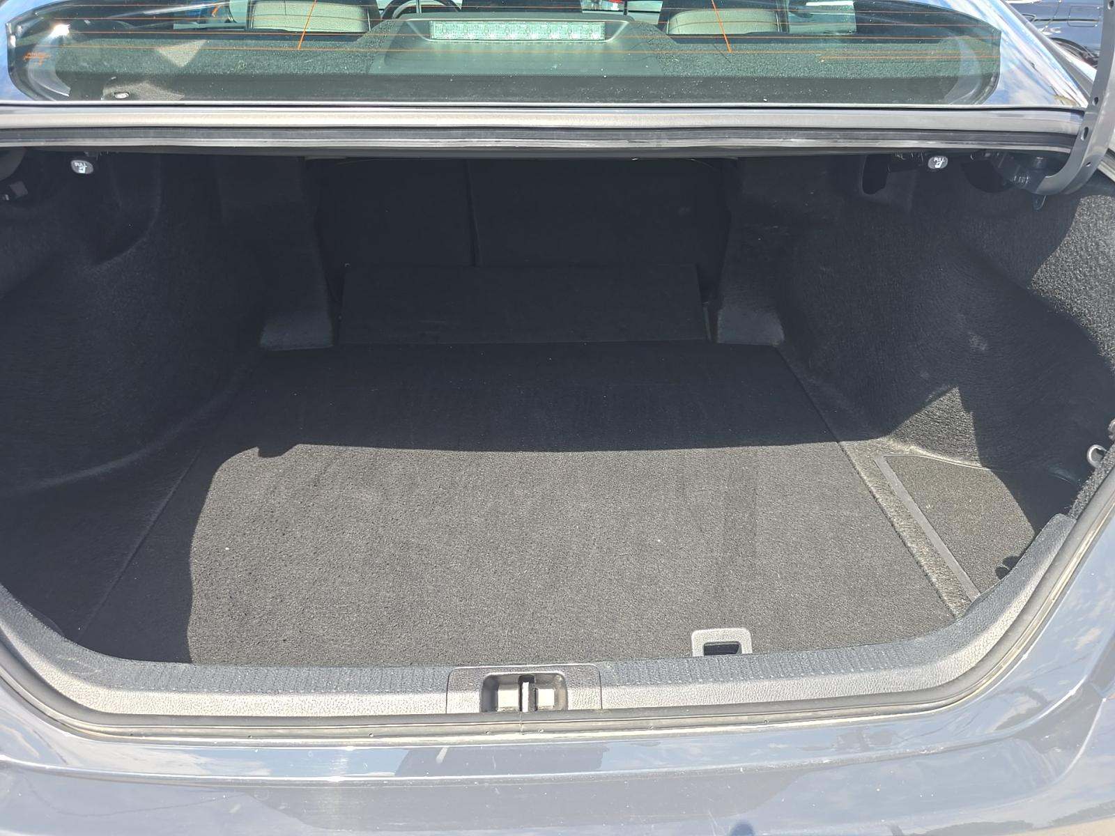 2025 Toyota Camry SE FWD