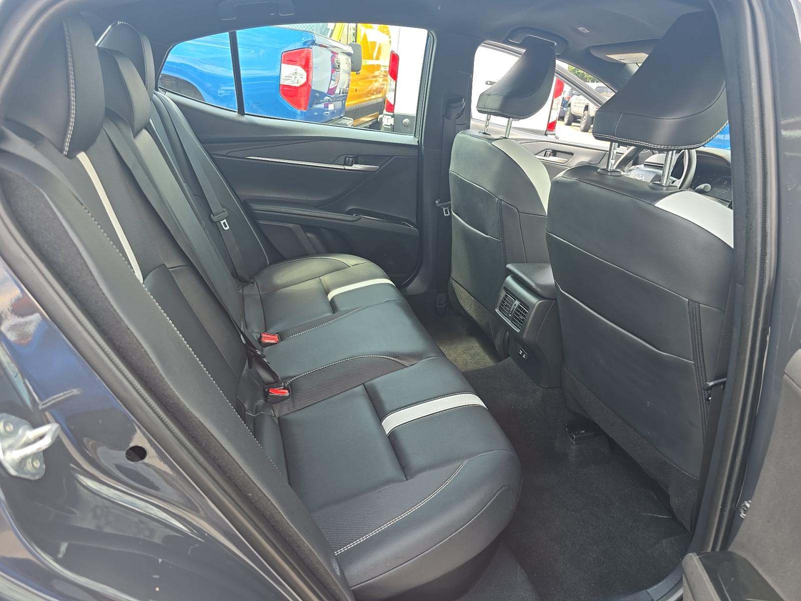 2025 Toyota Camry SE FWD