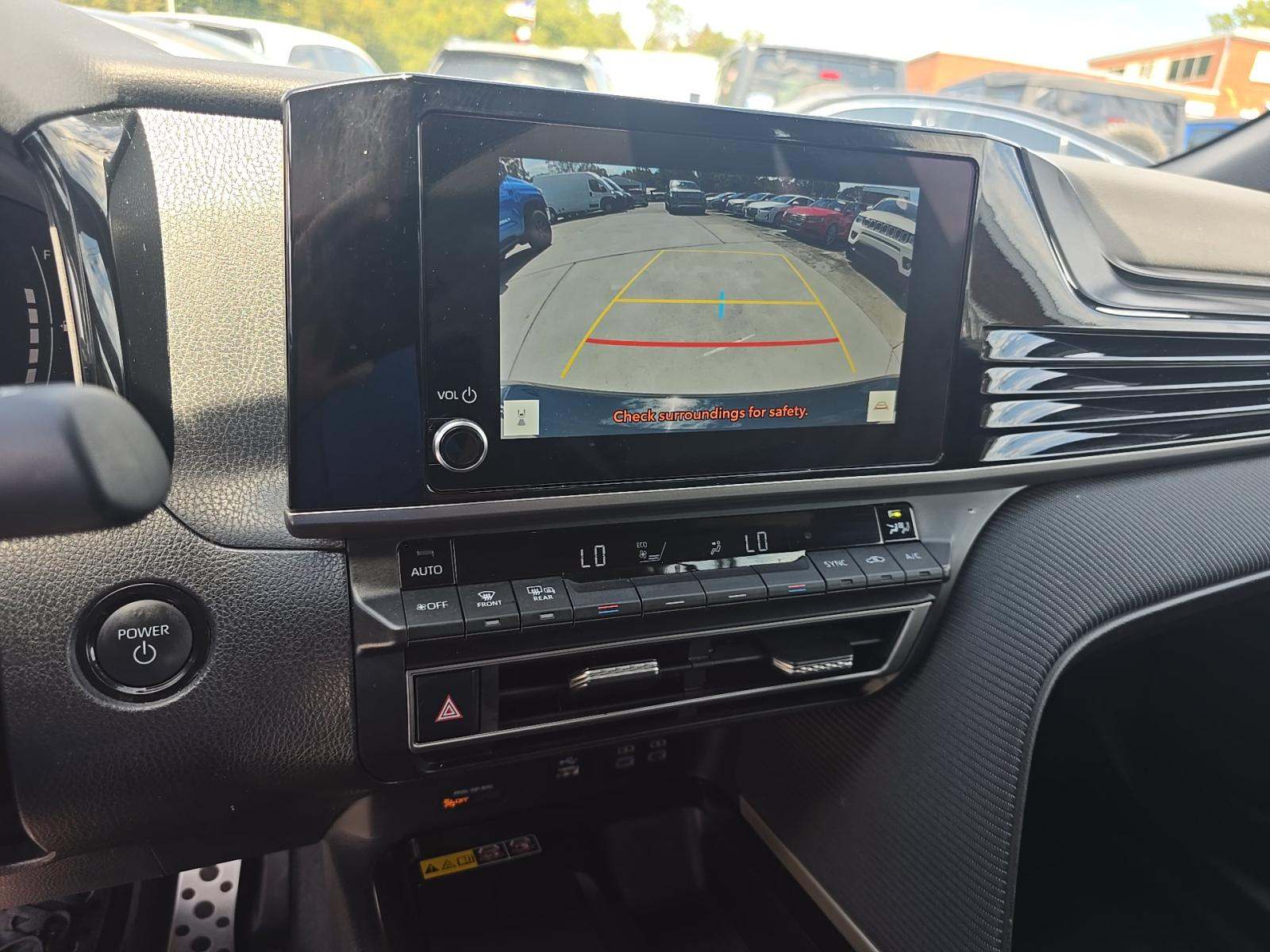 2025 Toyota Camry SE FWD