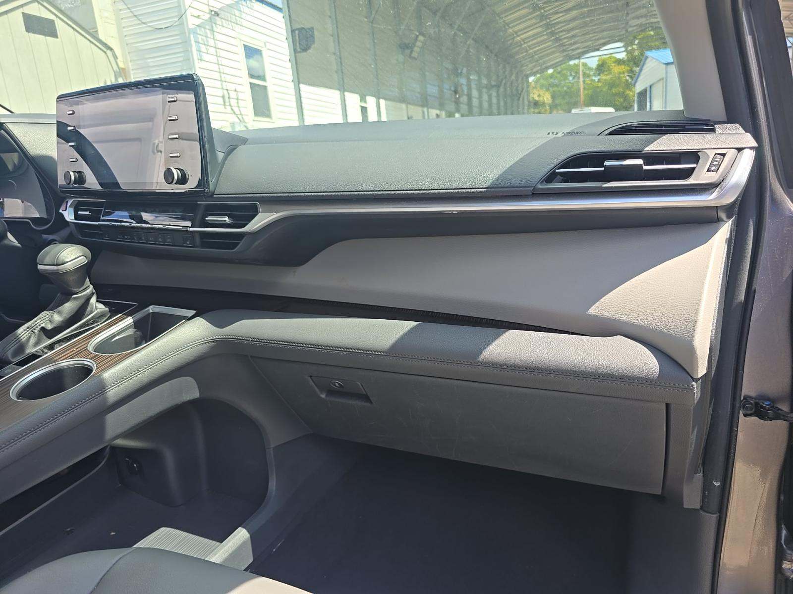 2023 Toyota Sienna XLE FWD