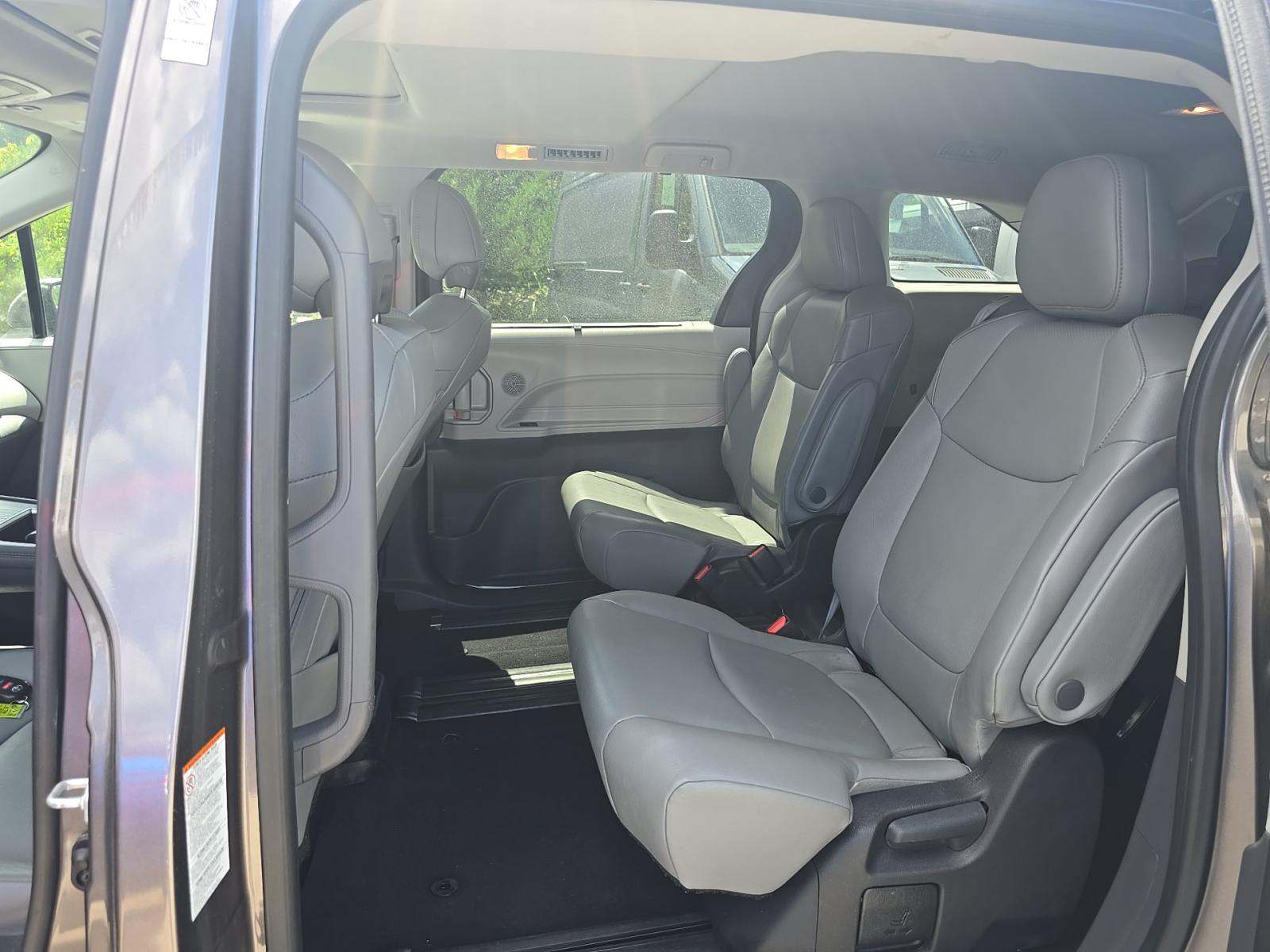 2023 Toyota Sienna XLE FWD