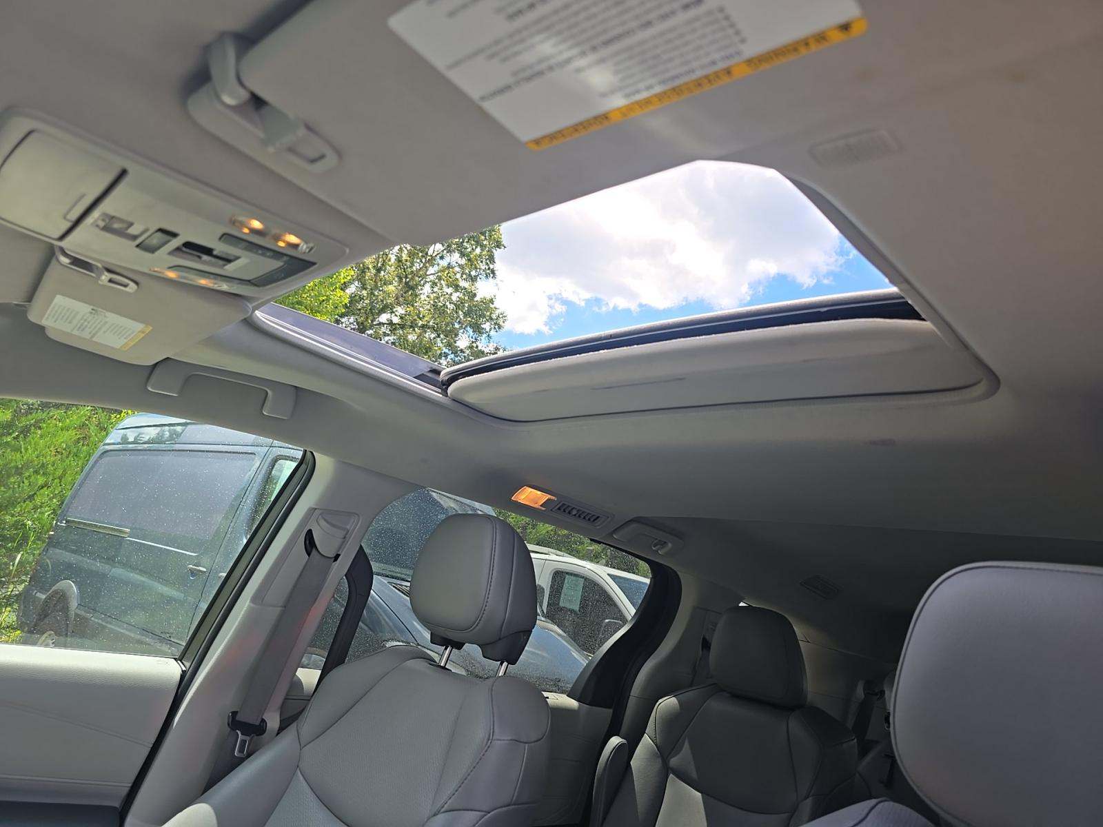 2023 Toyota Sienna XLE FWD