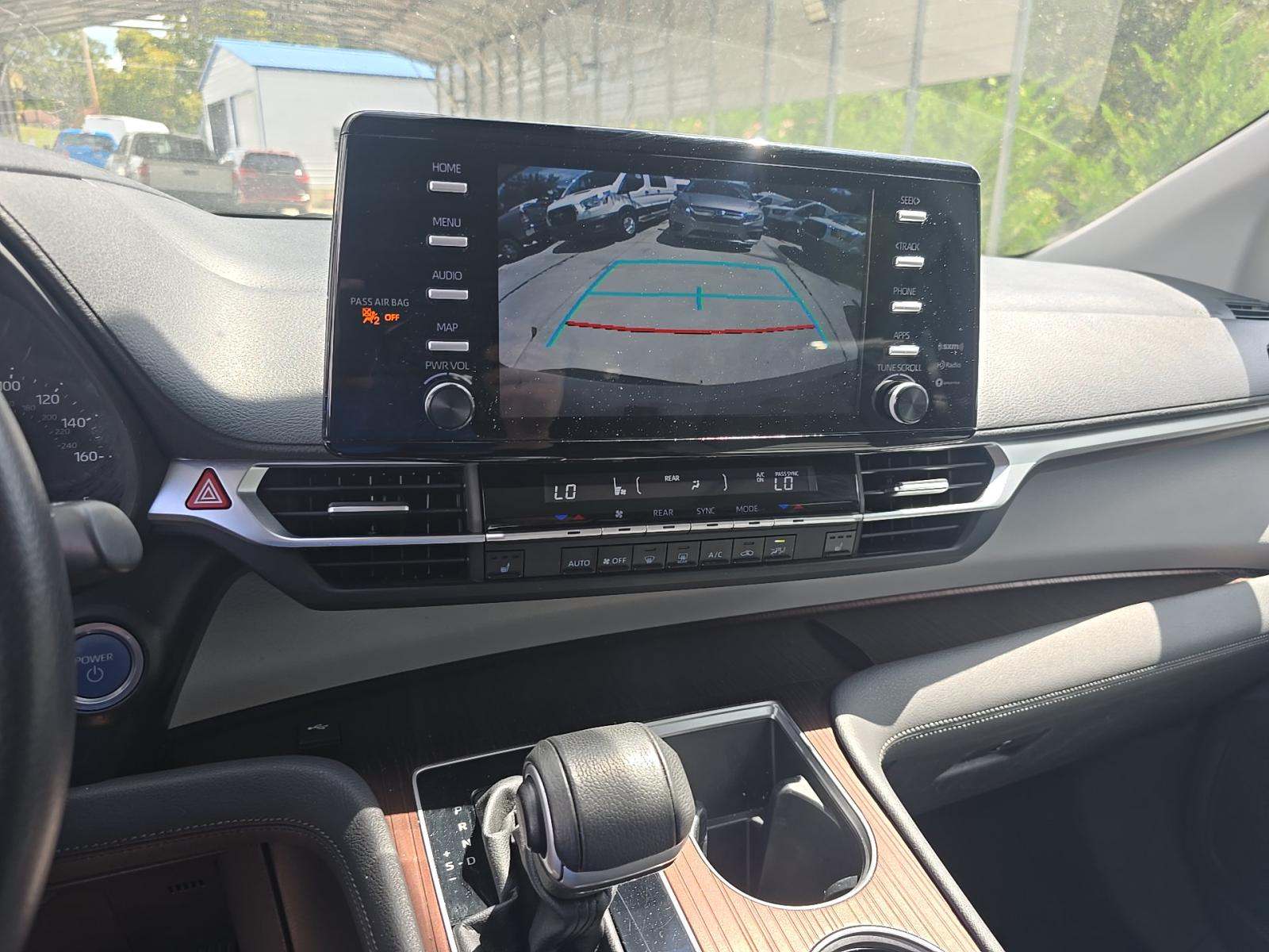 2023 Toyota Sienna XLE FWD