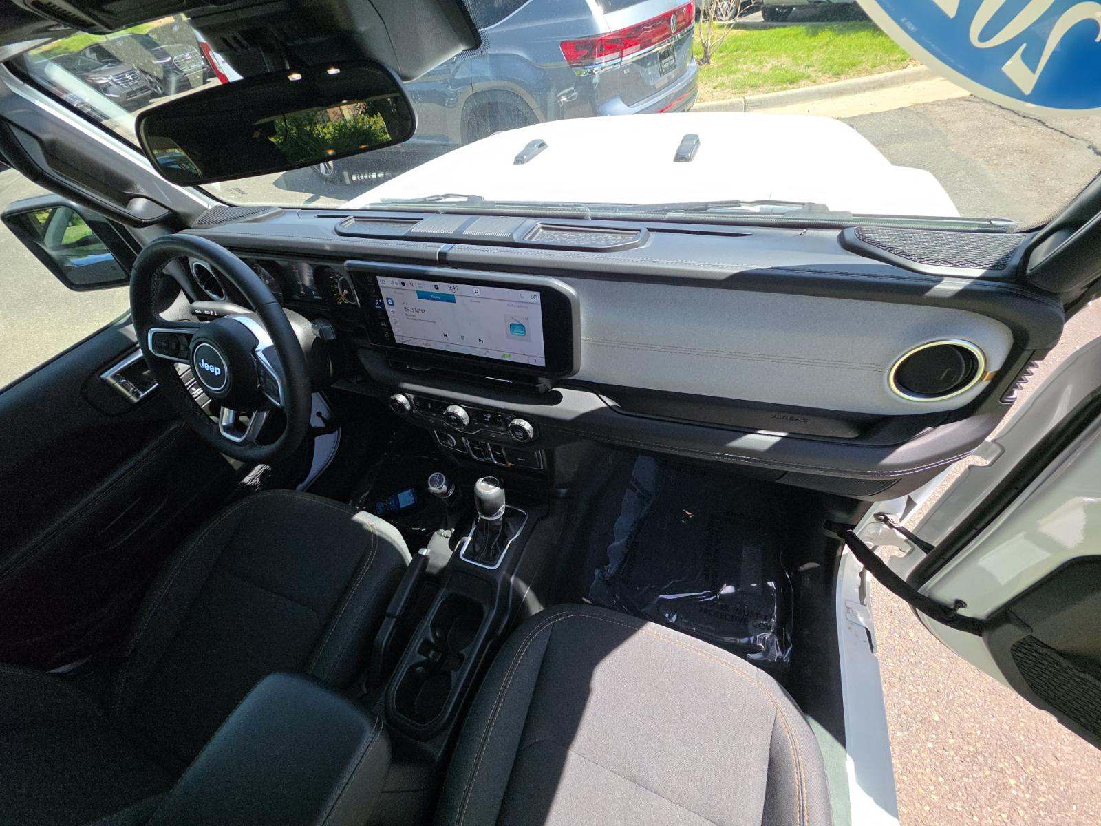 2025 Jeep Wrangler Sahara AWD