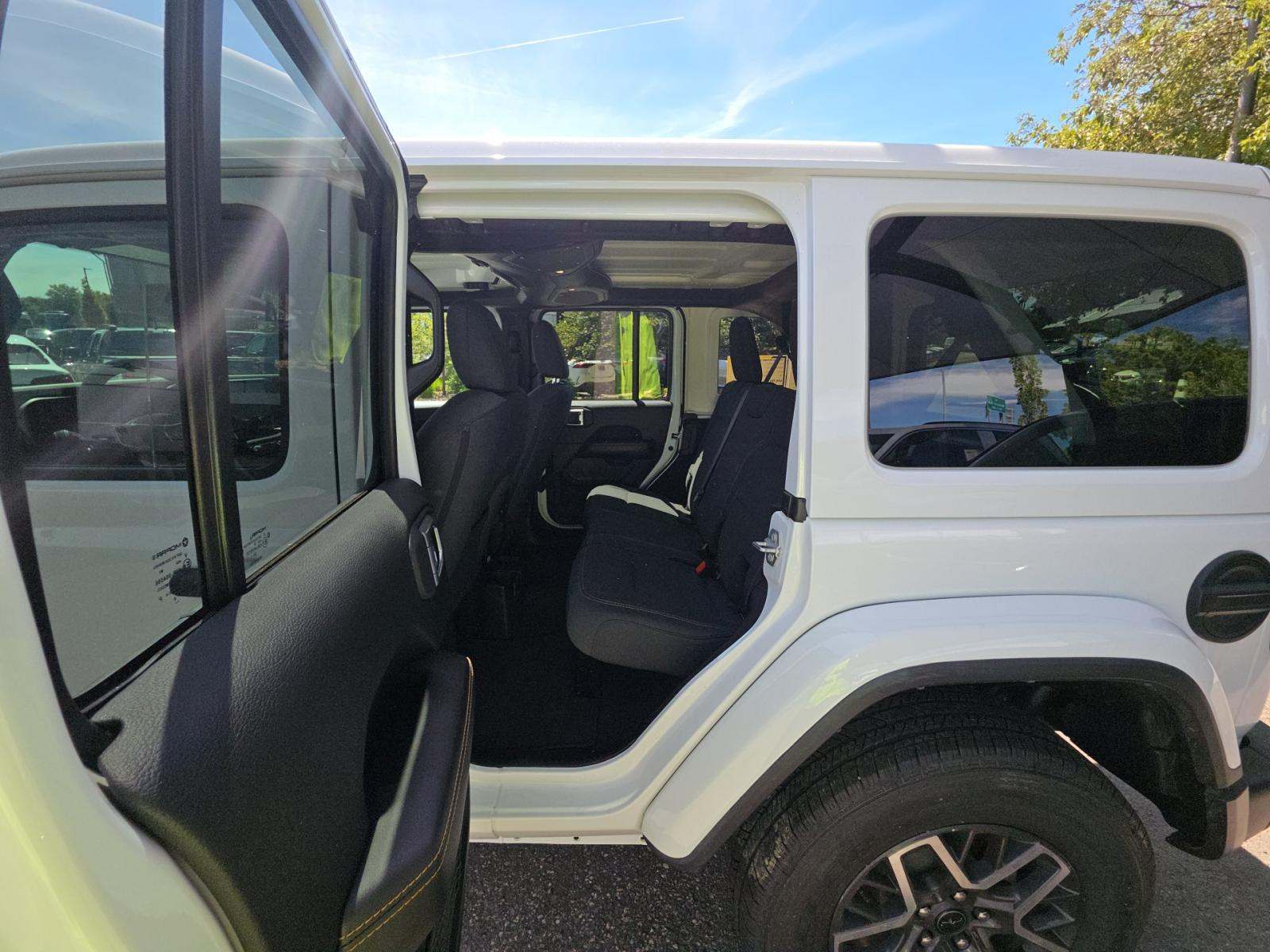 2025 Jeep Wrangler Sahara AWD
