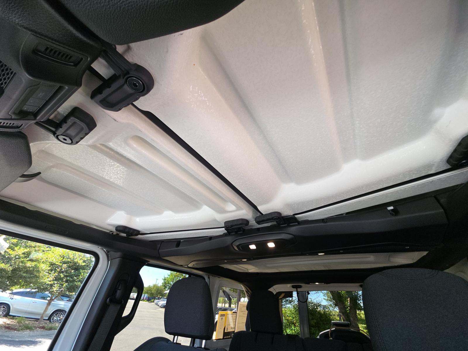 2025 Jeep Wrangler Sahara AWD