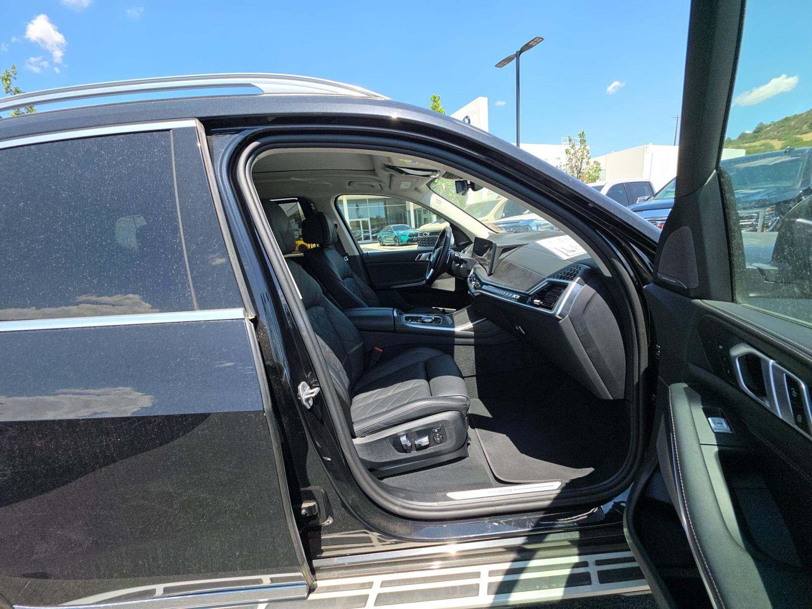 2025 BMW X7 xDrive40i AWD