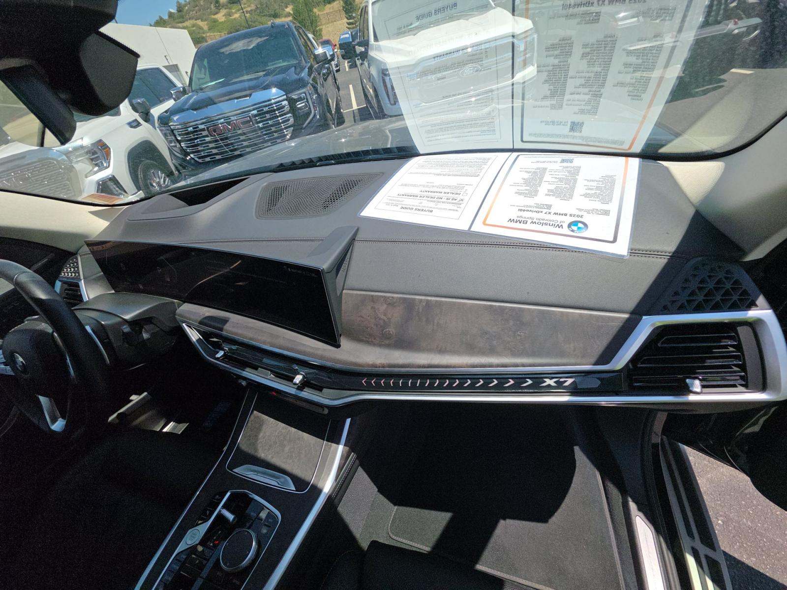 2025 BMW X7 xDrive40i AWD