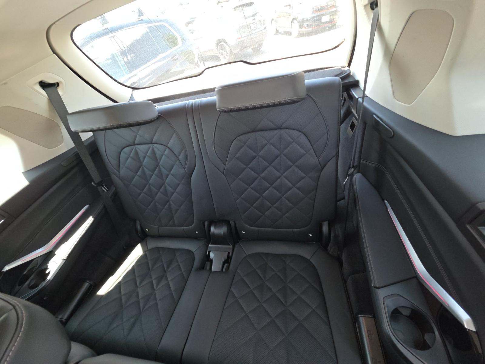 2025 BMW X7 xDrive40i AWD