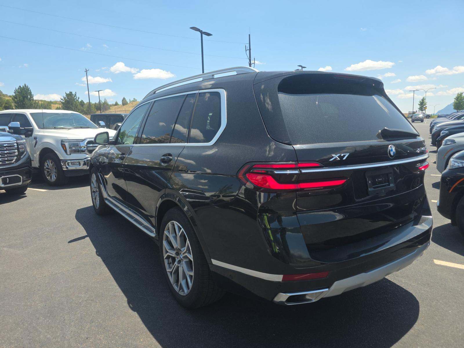 2025 BMW X7 xDrive40i AWD