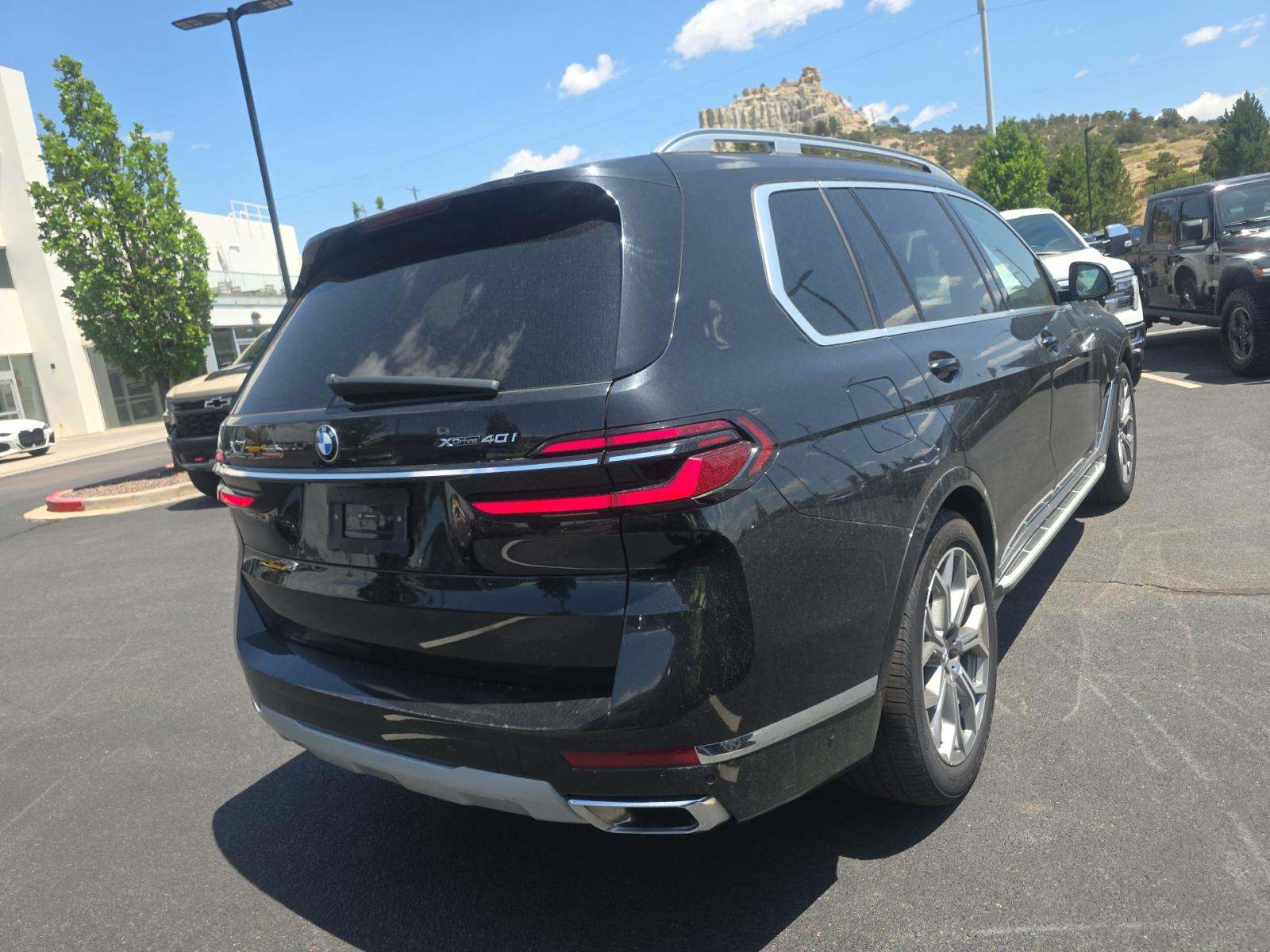 2025 BMW X7 xDrive40i AWD