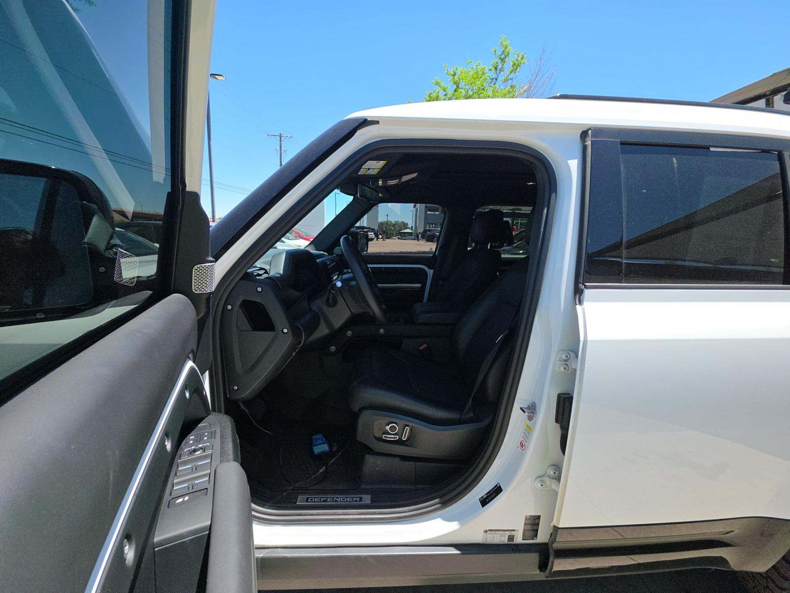 2024 Land Rover Defender 130 Outbound AWD