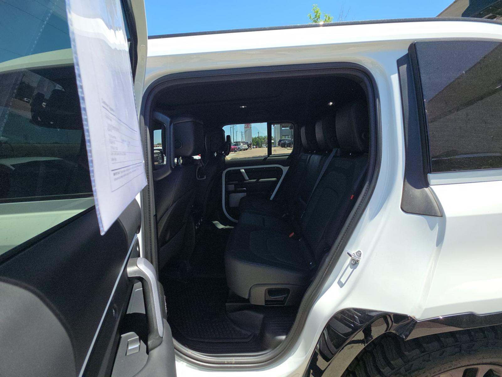 2024 Land Rover Defender 130 Outbound AWD