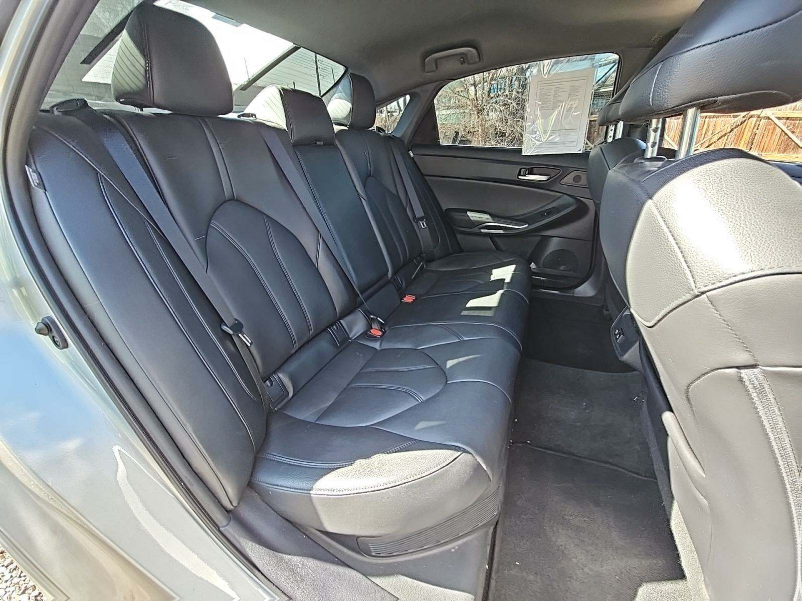 2022 Toyota Avalon Hybrid XLE FWD