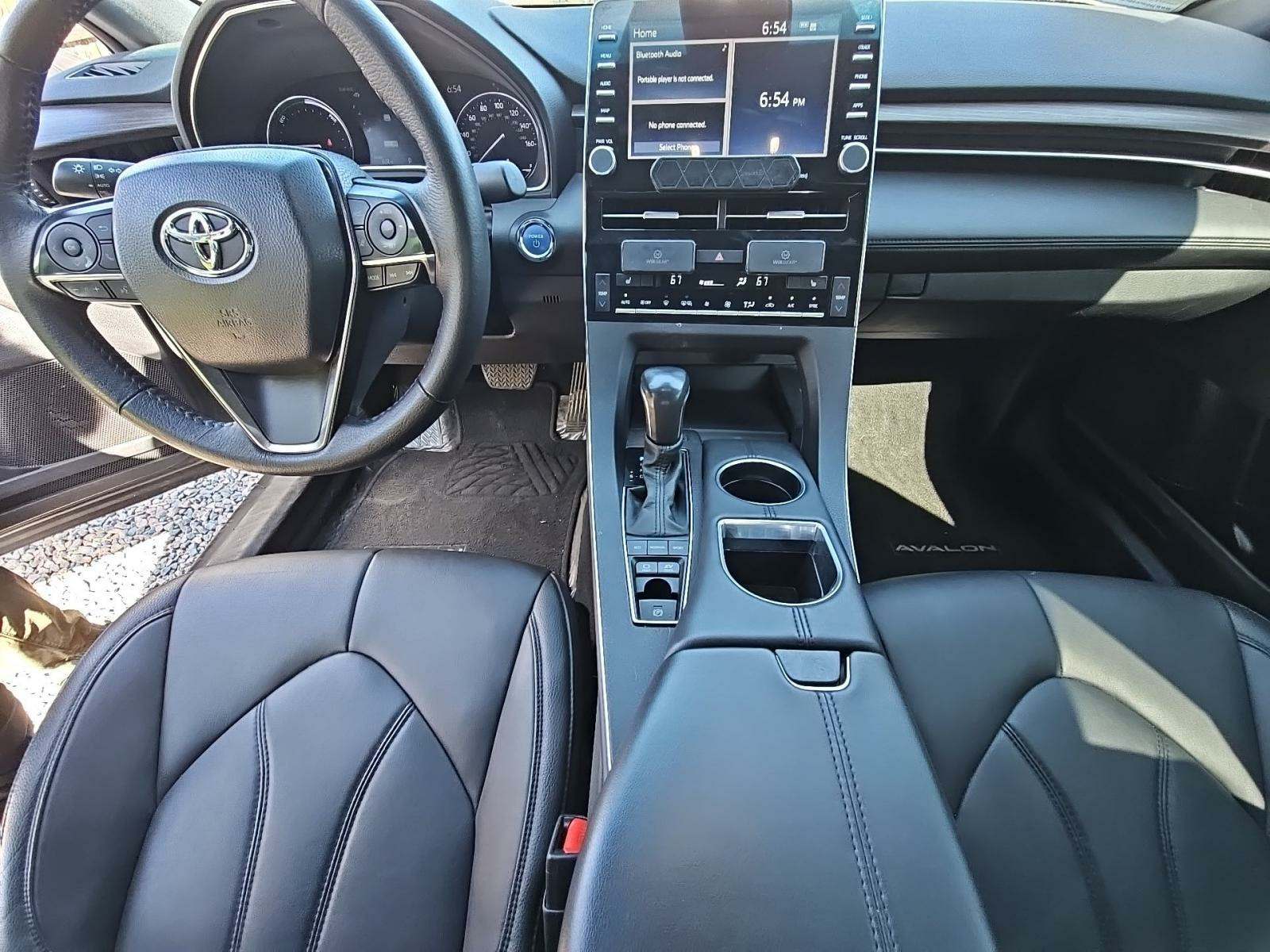 2022 Toyota Avalon Hybrid XLE FWD