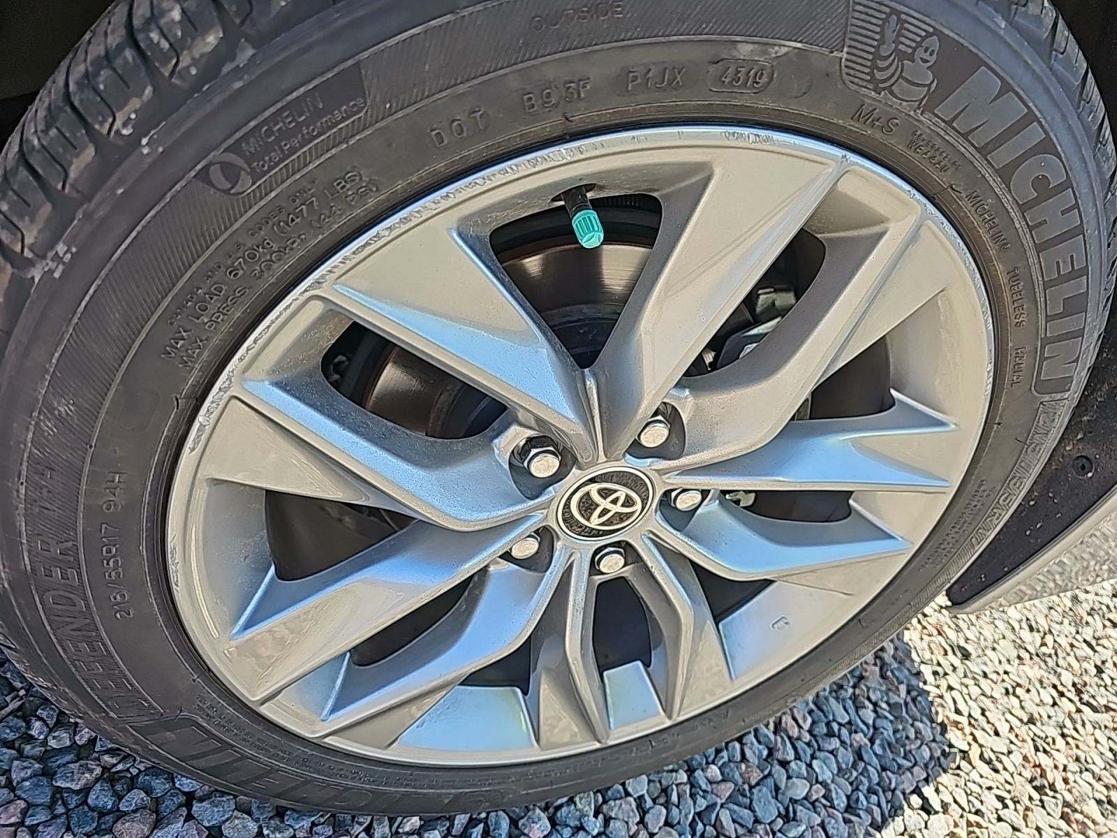 2022 Toyota Avalon Hybrid XLE FWD