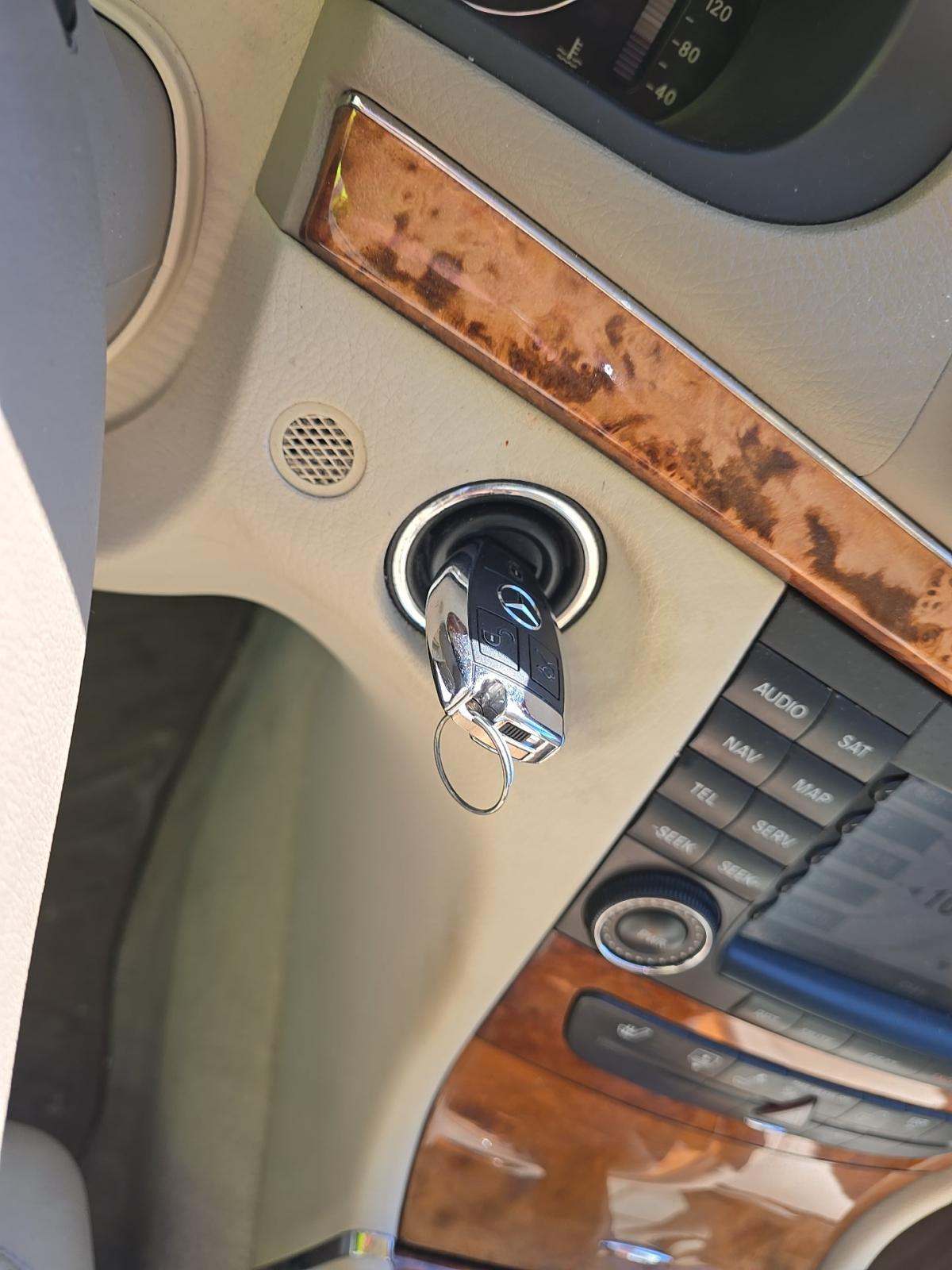 MERCEDES-BENZ E-CLASS - 8