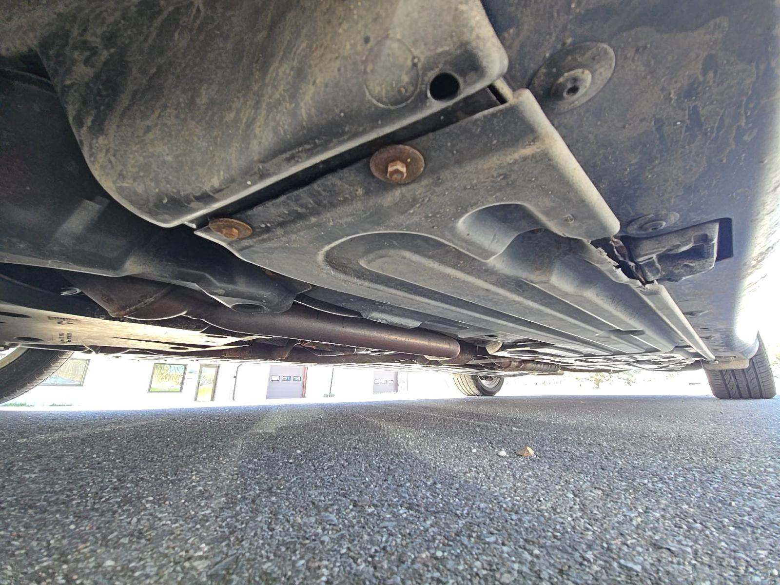 MERCEDES-BENZ E-CLASS - 7