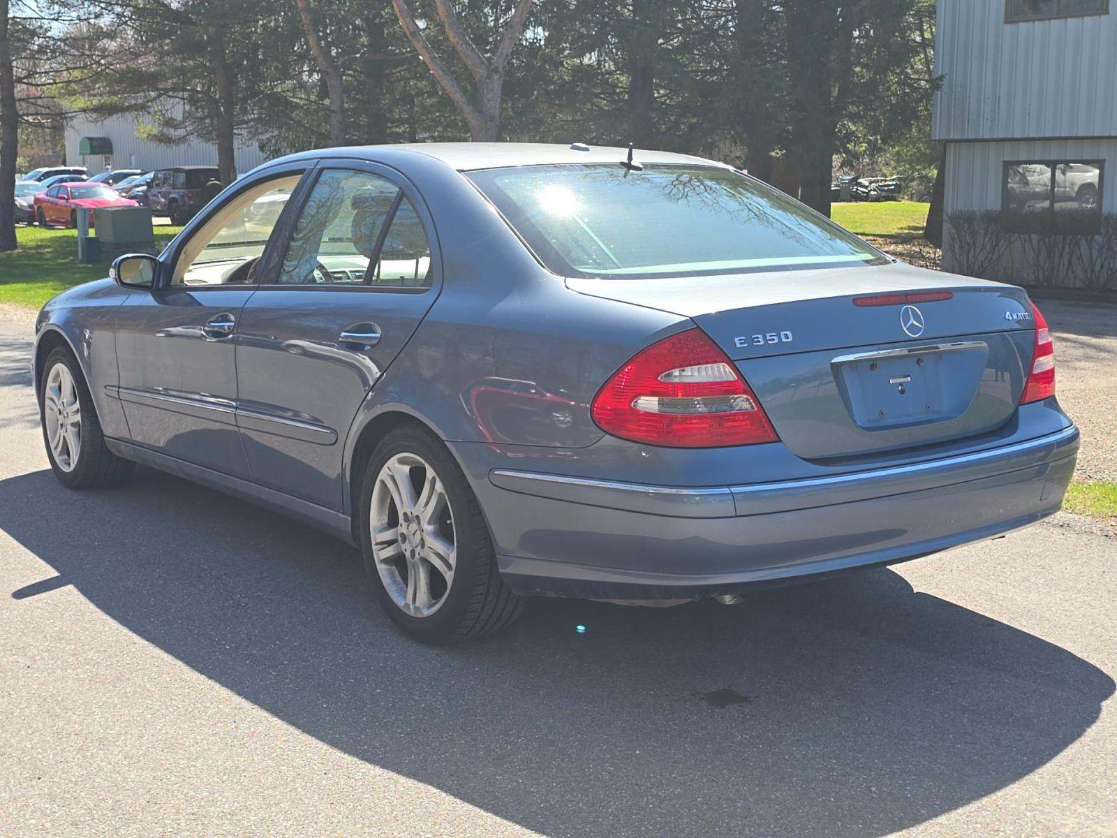 MERCEDES-BENZ E-CLASS - 2