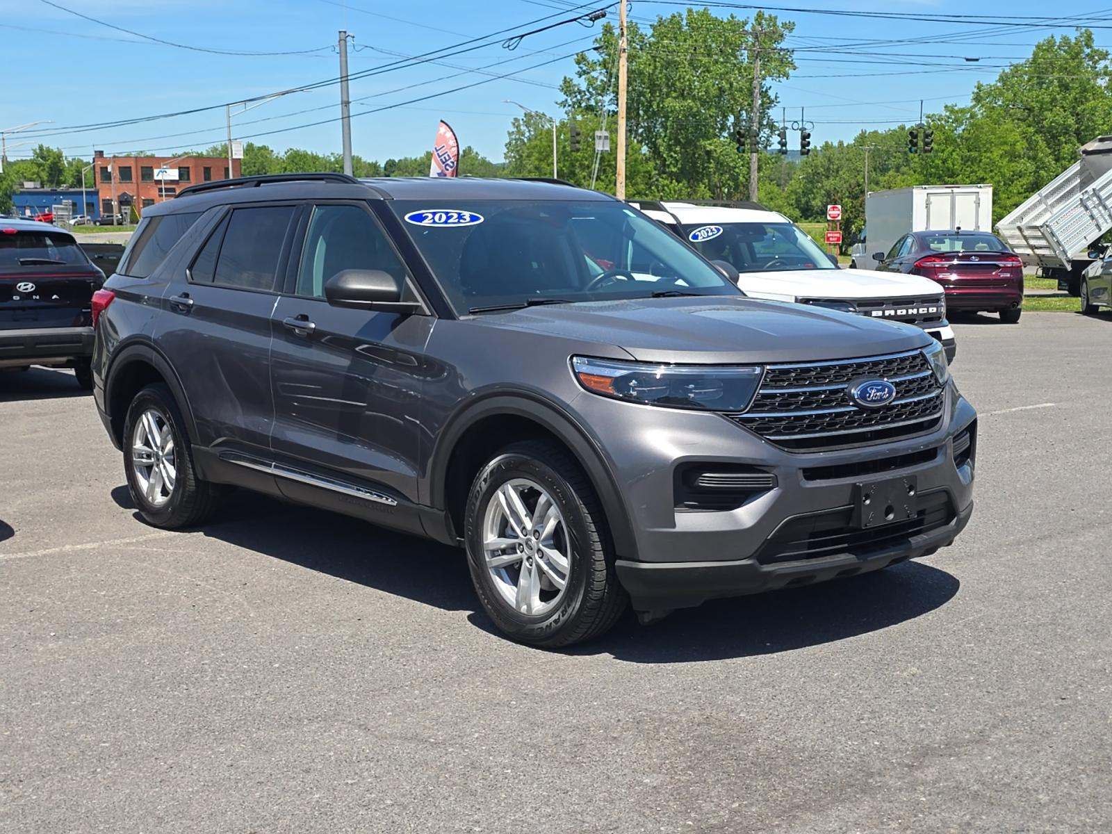 2023 Ford Explorer XLT AWD