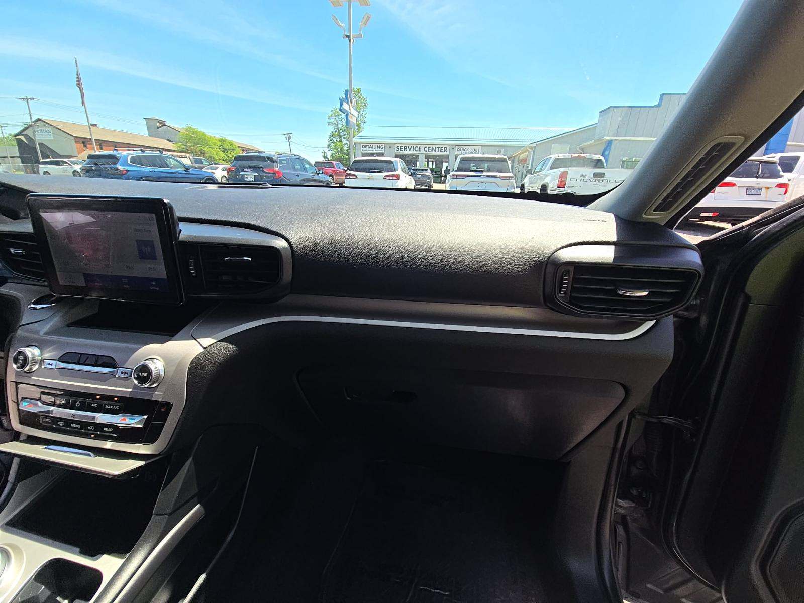 2023 Ford Explorer XLT AWD