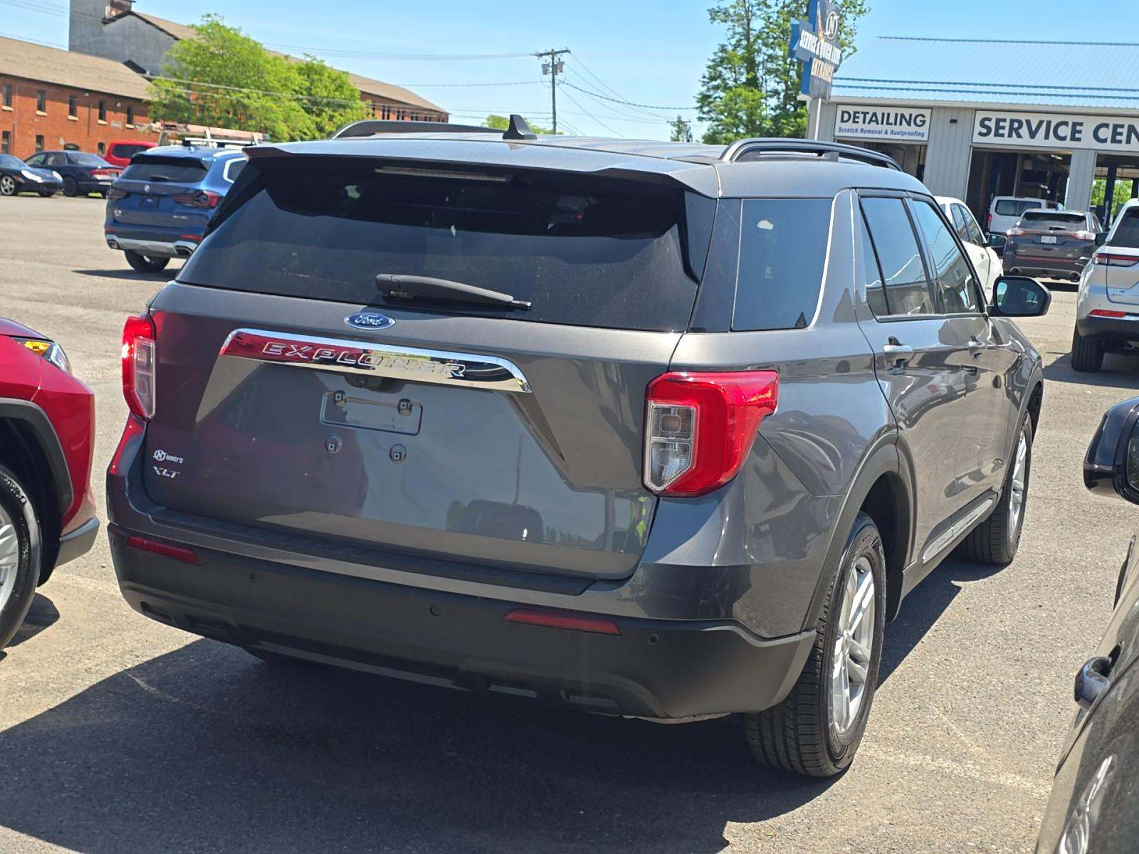 2023 Ford Explorer XLT AWD