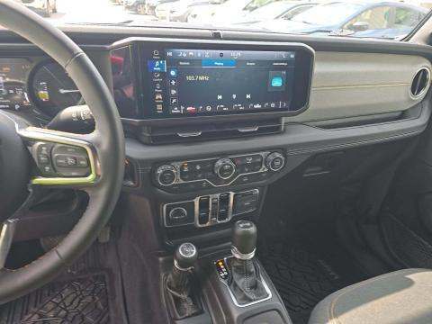 JEEP 4XE SAHARA - 10