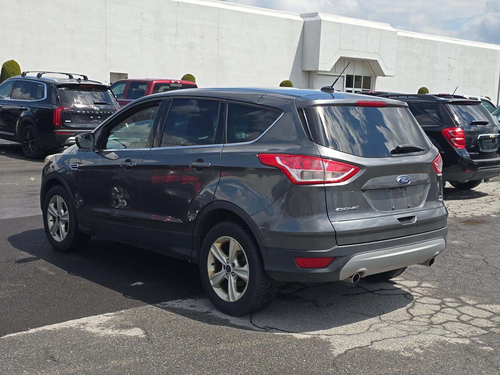 FORD ESCAPE - 2