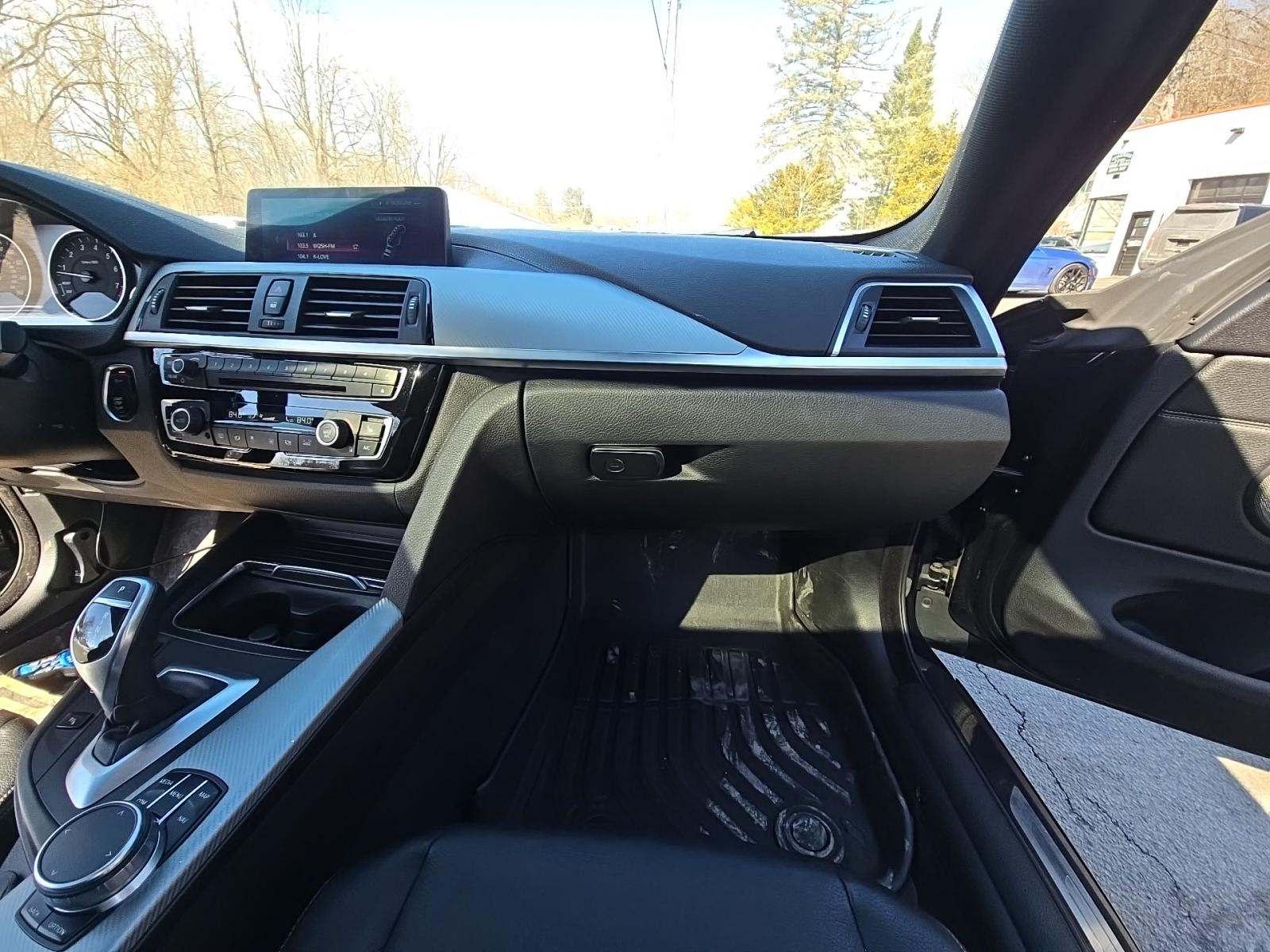 BMW 4 Series Coupe 440i xDrive LUXURY LINE снимка BMW 4 Series Coupe 440i xDrive LUXURY LINE