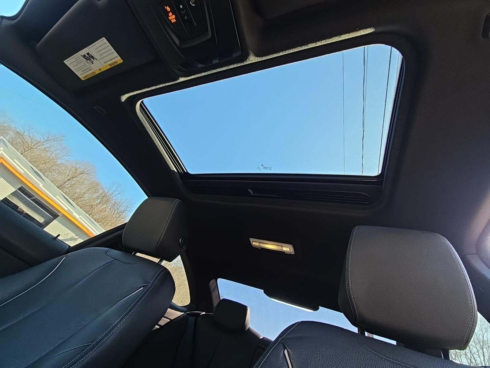 BMW 4 Series Coupe 440i xDrive LUXURY LINE снимка BMW 4 Series Coupe 440i xDrive LUXURY LINE