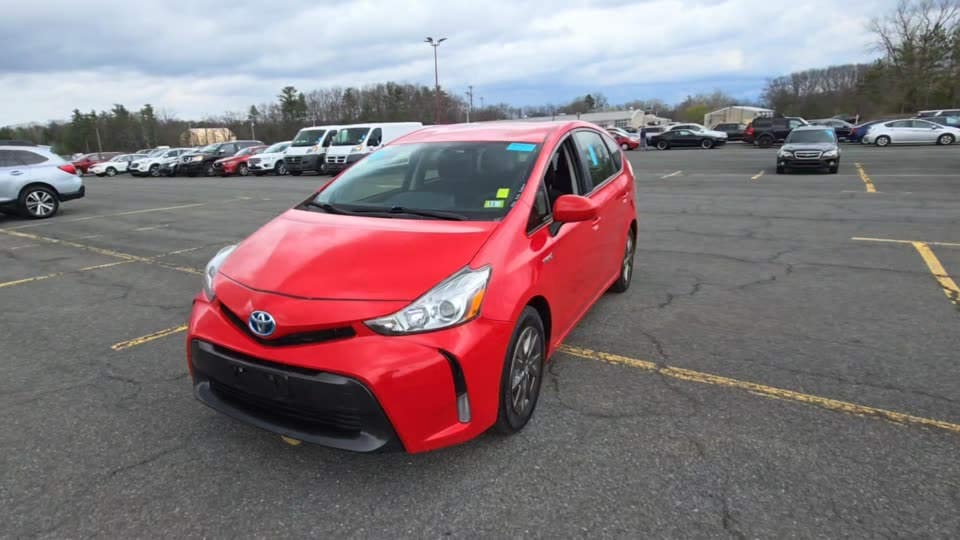 2017 Toyota Prius v Three FWD