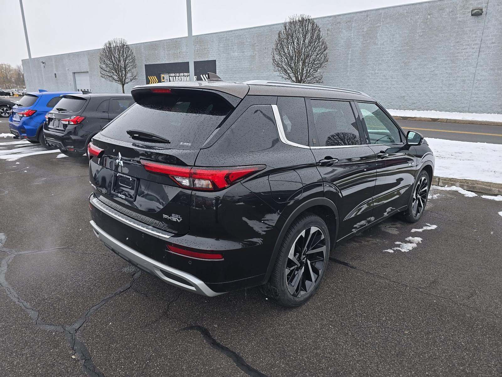 2023 Mitsubishi Outlander PHEV SEL AWD