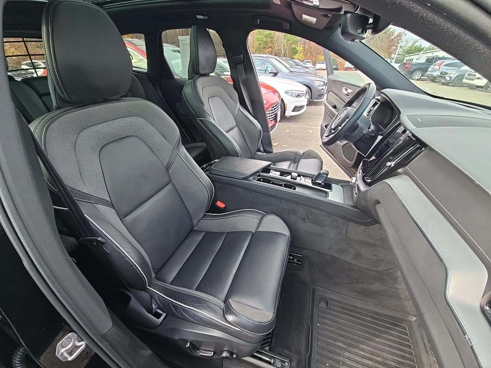 2022 Volvo XC60 B6 R-Design AWD