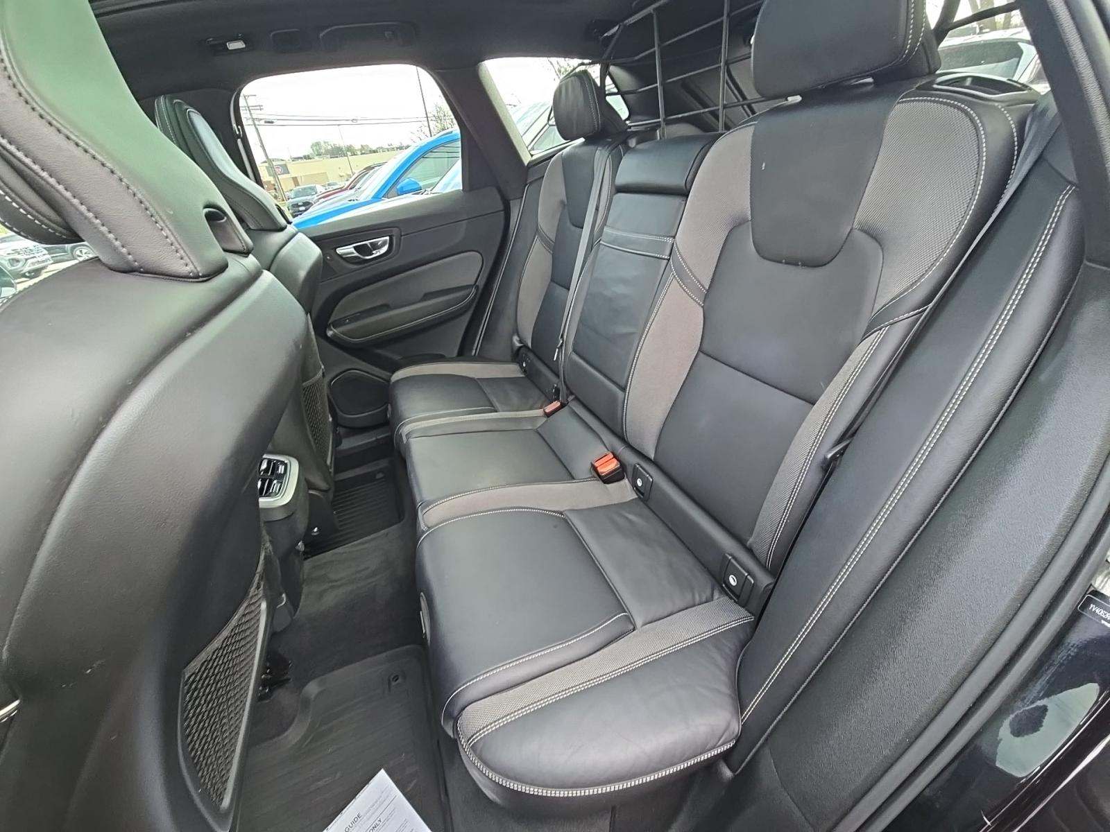 2022 Volvo XC60 B6 R-Design AWD