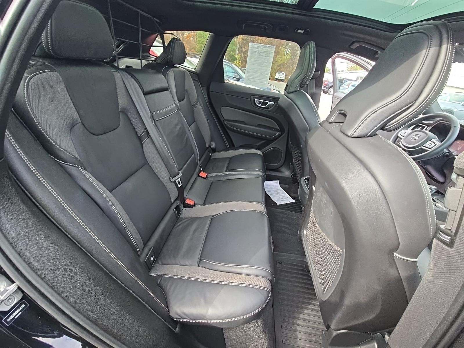 2022 Volvo XC60 B6 R-Design AWD