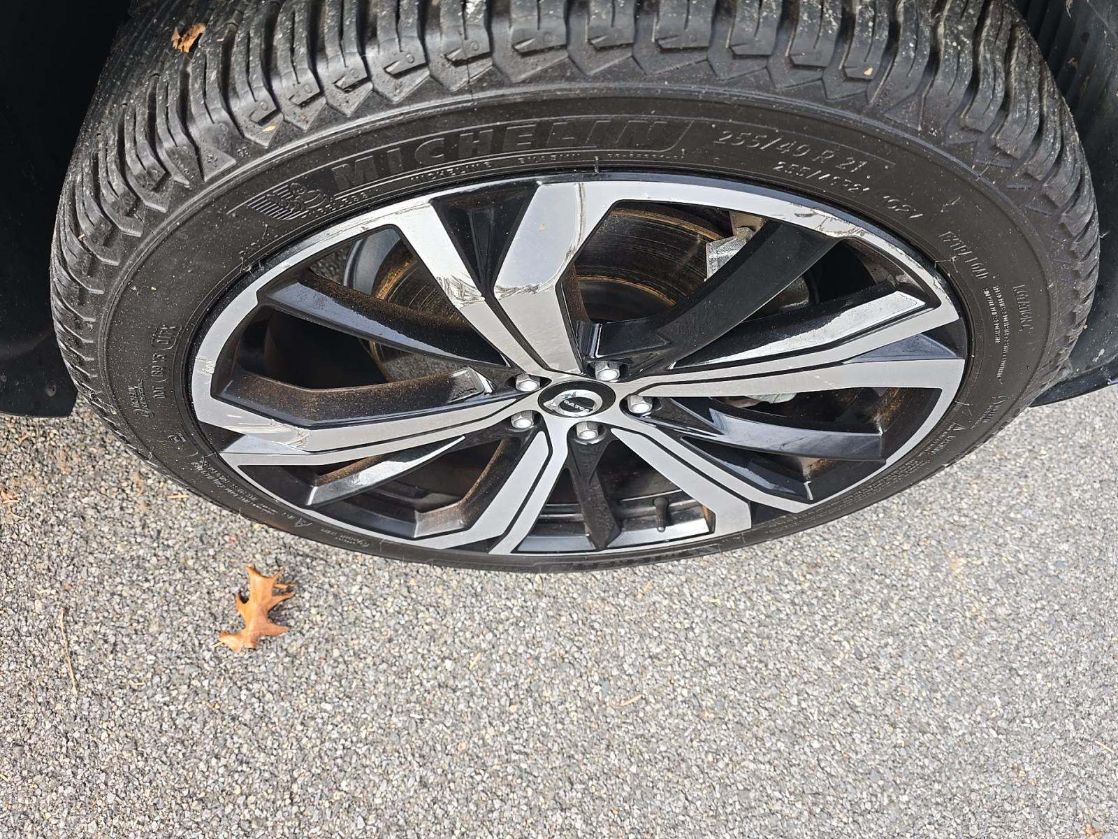 2022 Volvo XC60 B6 R-Design AWD