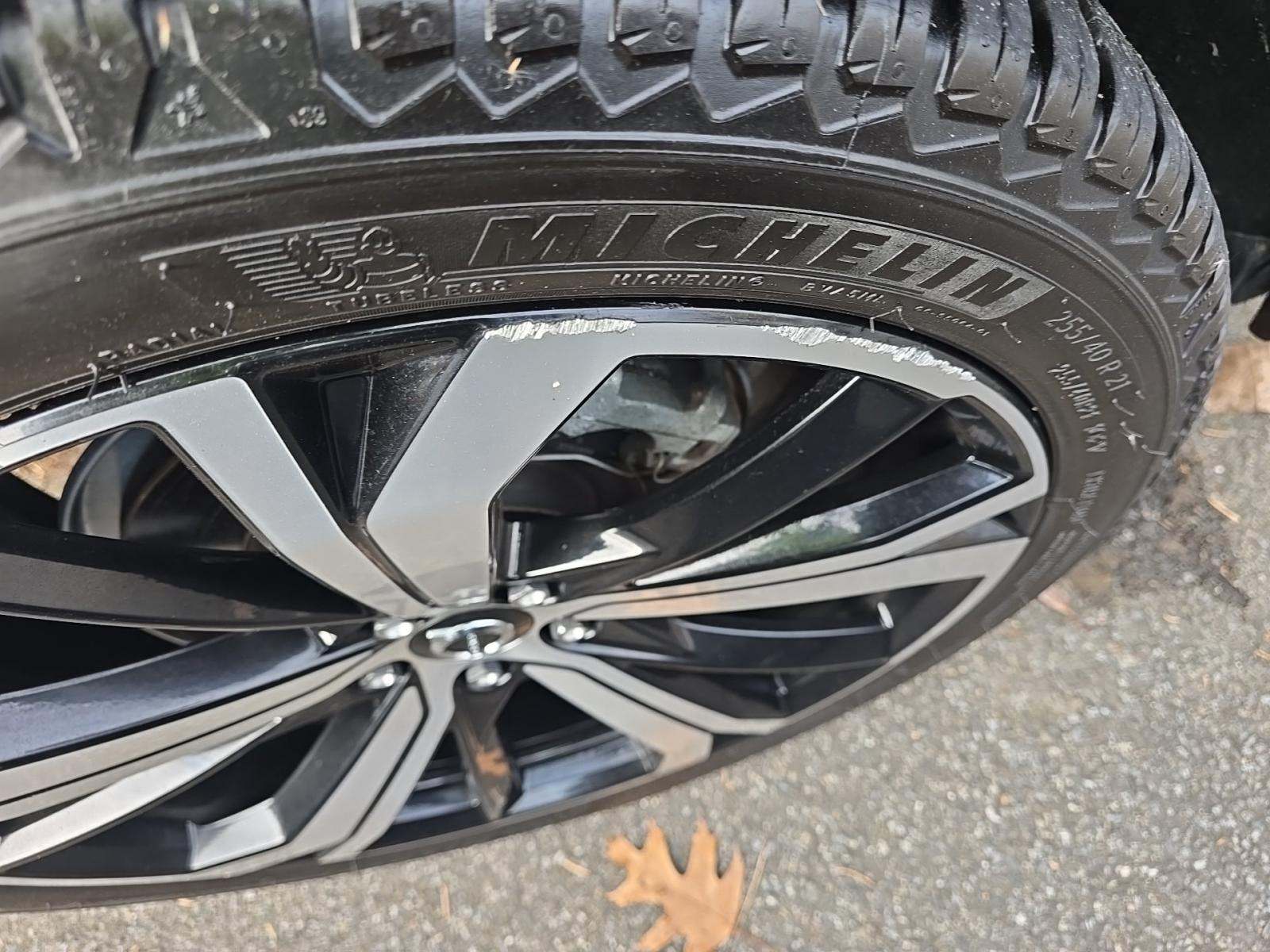 2022 Volvo XC60 B6 R-Design AWD