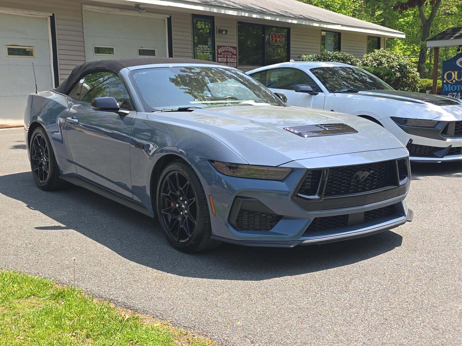 FORD MUSTANG - 4