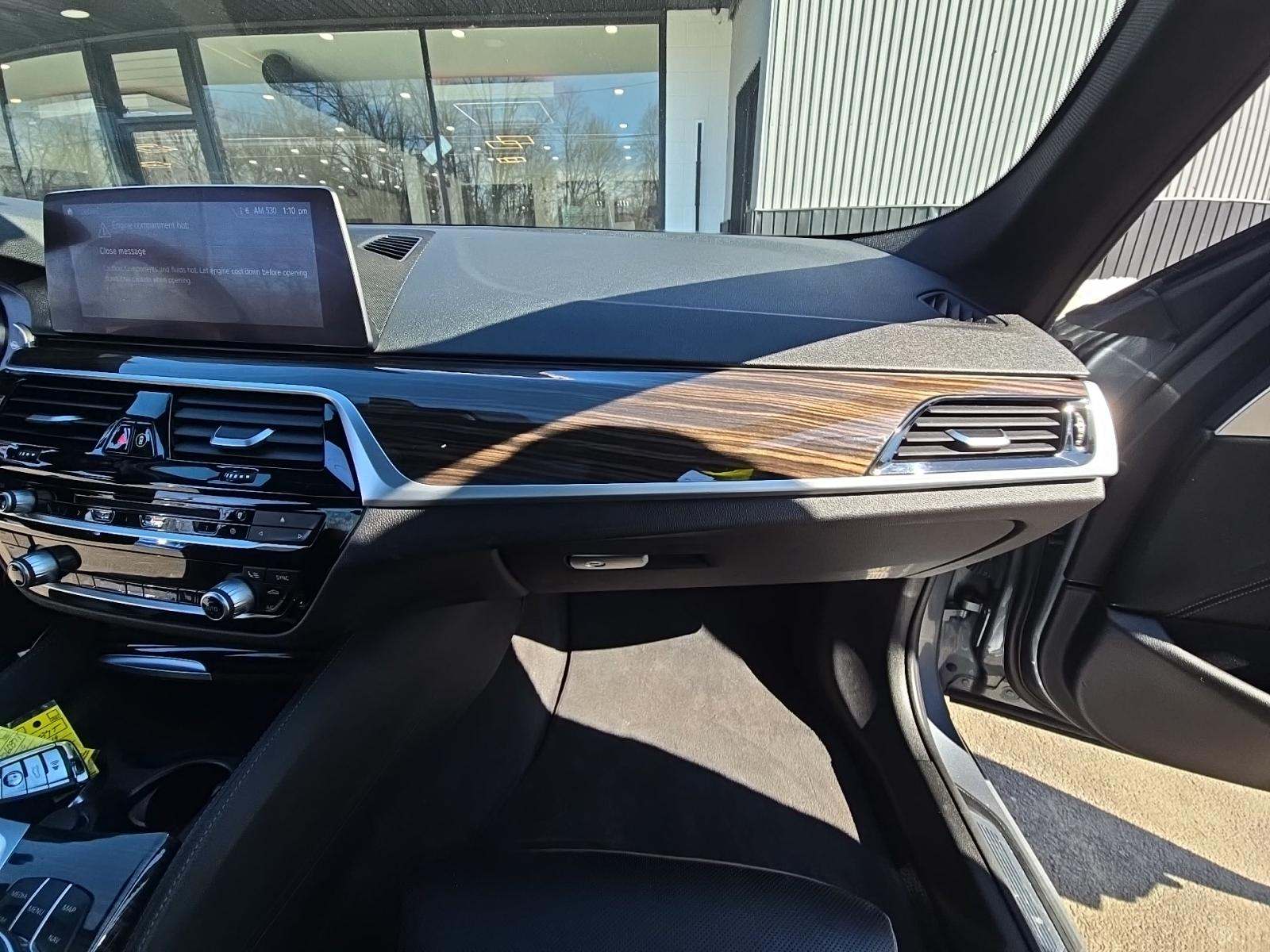 BMW 5 Series Sedan 540i xDrive M SPORT LINE снимка BMW 5 Series Sedan 540i xDrive M SPORT LINE