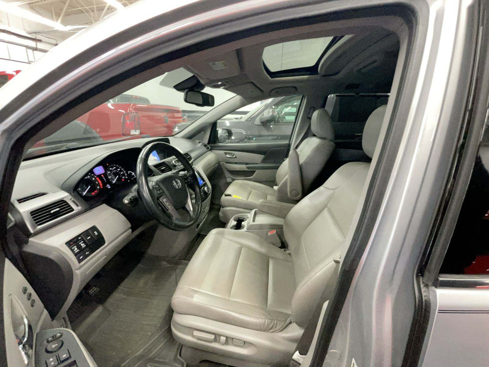 2014 Honda Odyssey Touring FWD