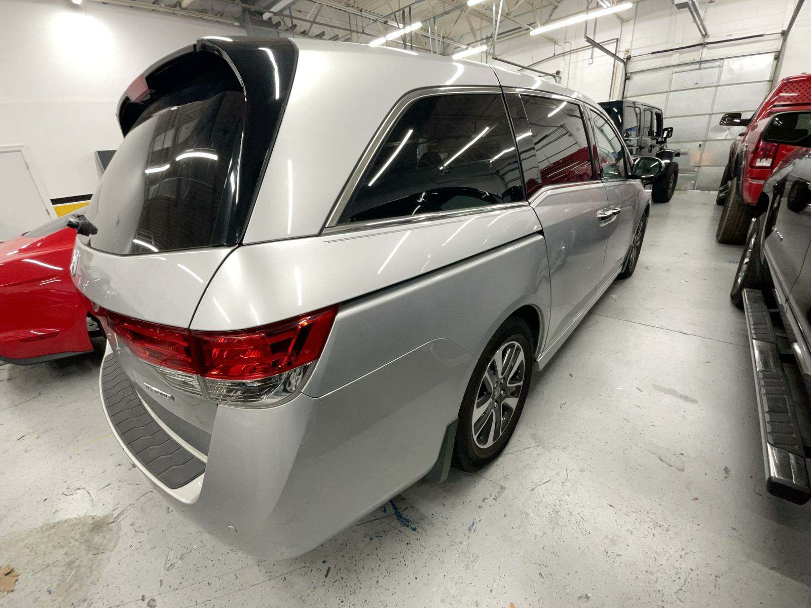 2014 Honda Odyssey Touring FWD