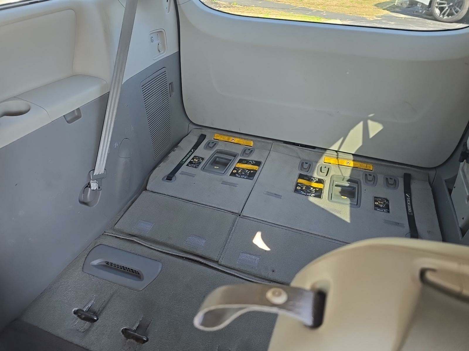 2011 Toyota Sienna LE FWD