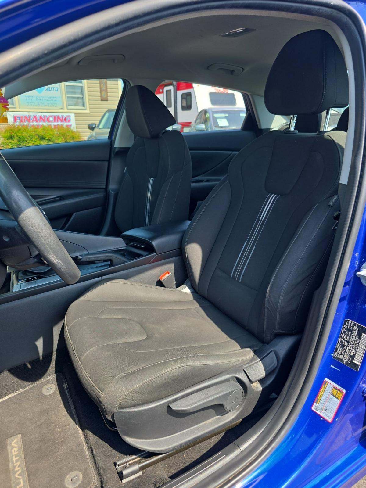 2023 Hyundai Elantra SEL FWD