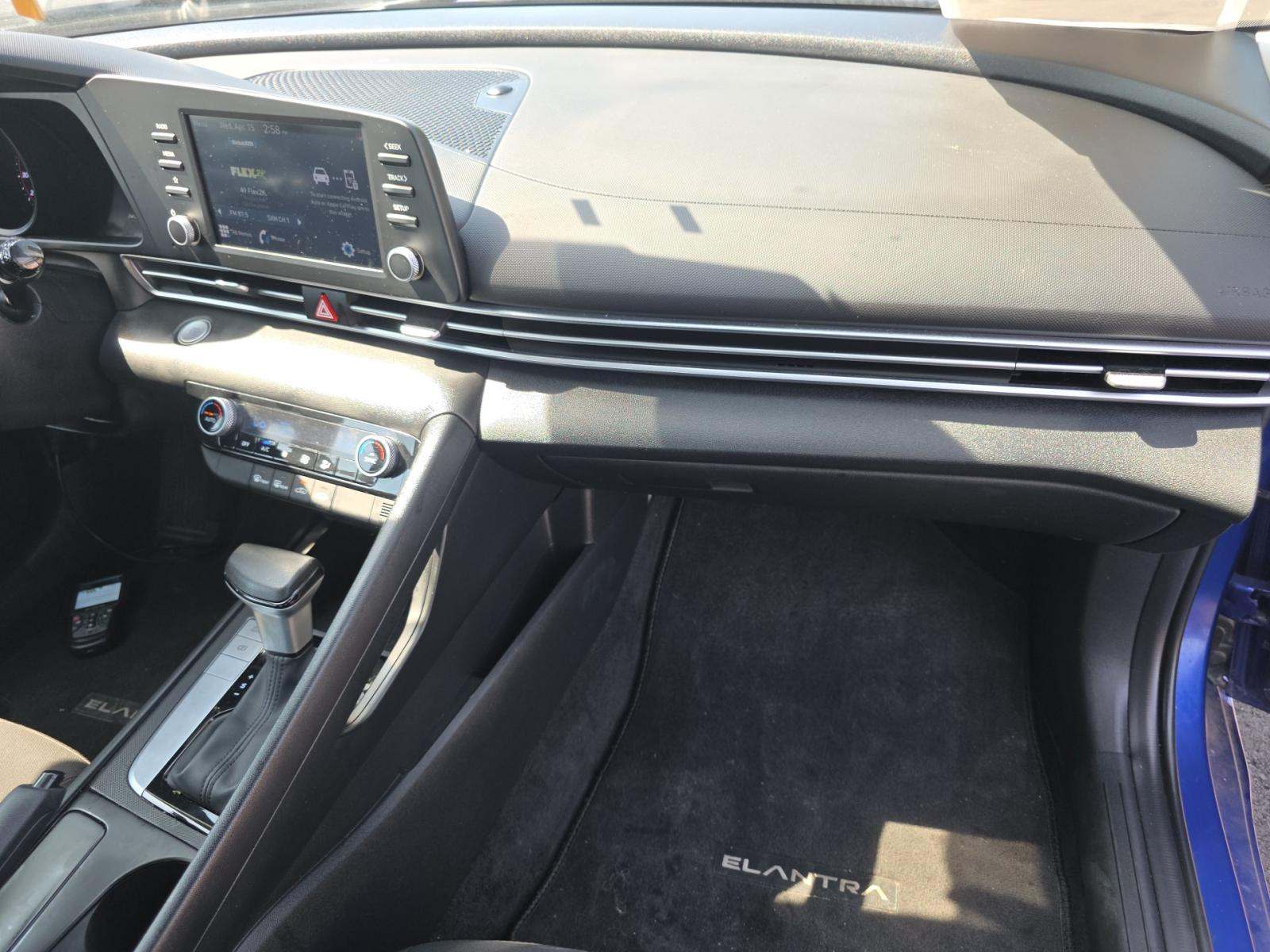 2023 Hyundai Elantra SEL FWD