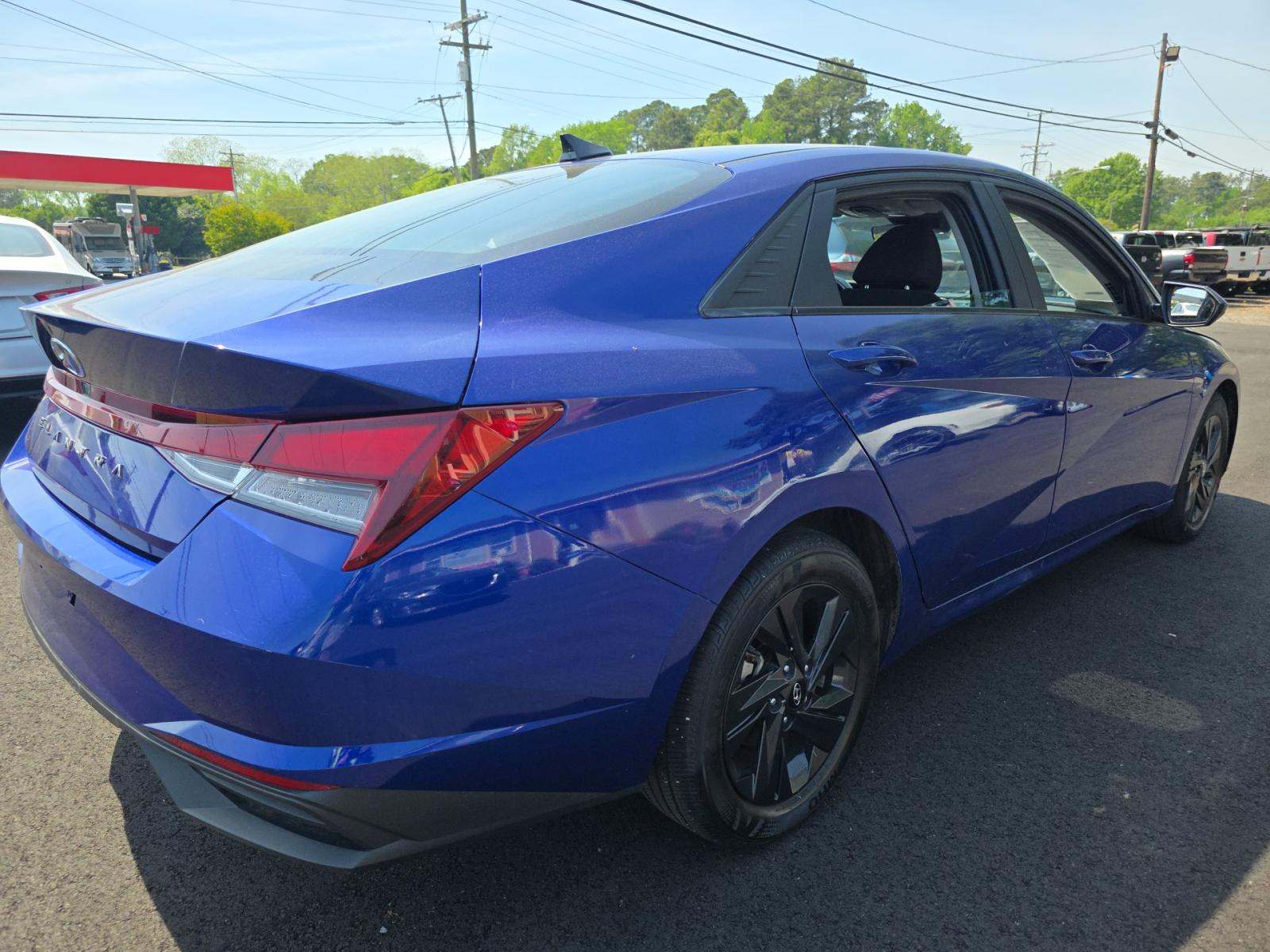 2023 Hyundai Elantra SEL FWD