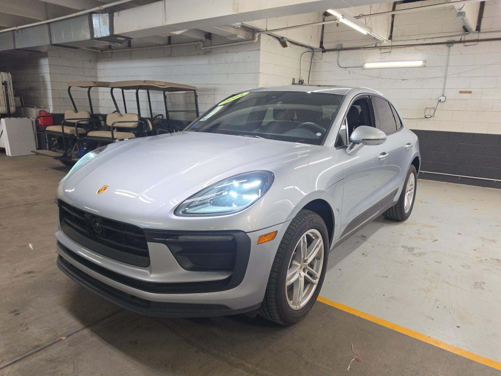 2025 Porsche Macan Base AWD